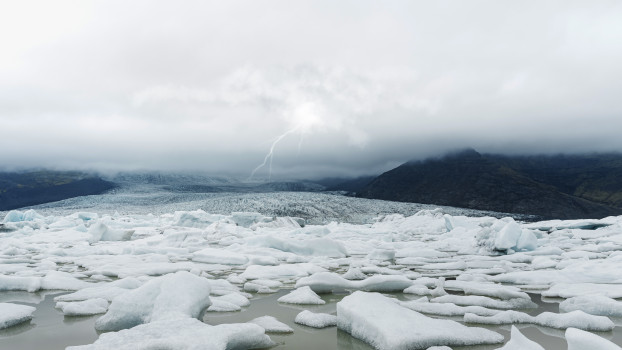 Рубеж в 700 км: ледоход приближается к Югре