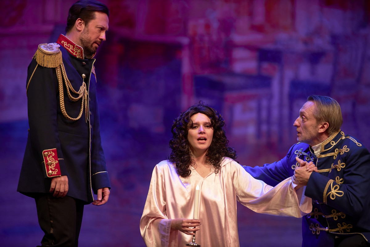 Фотография  для Анна Каренина