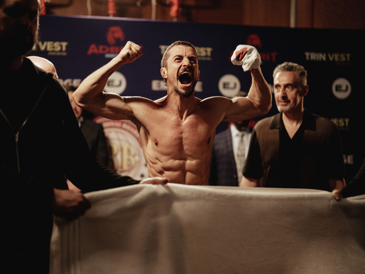 Фотография  для Приказ: Перейти границу