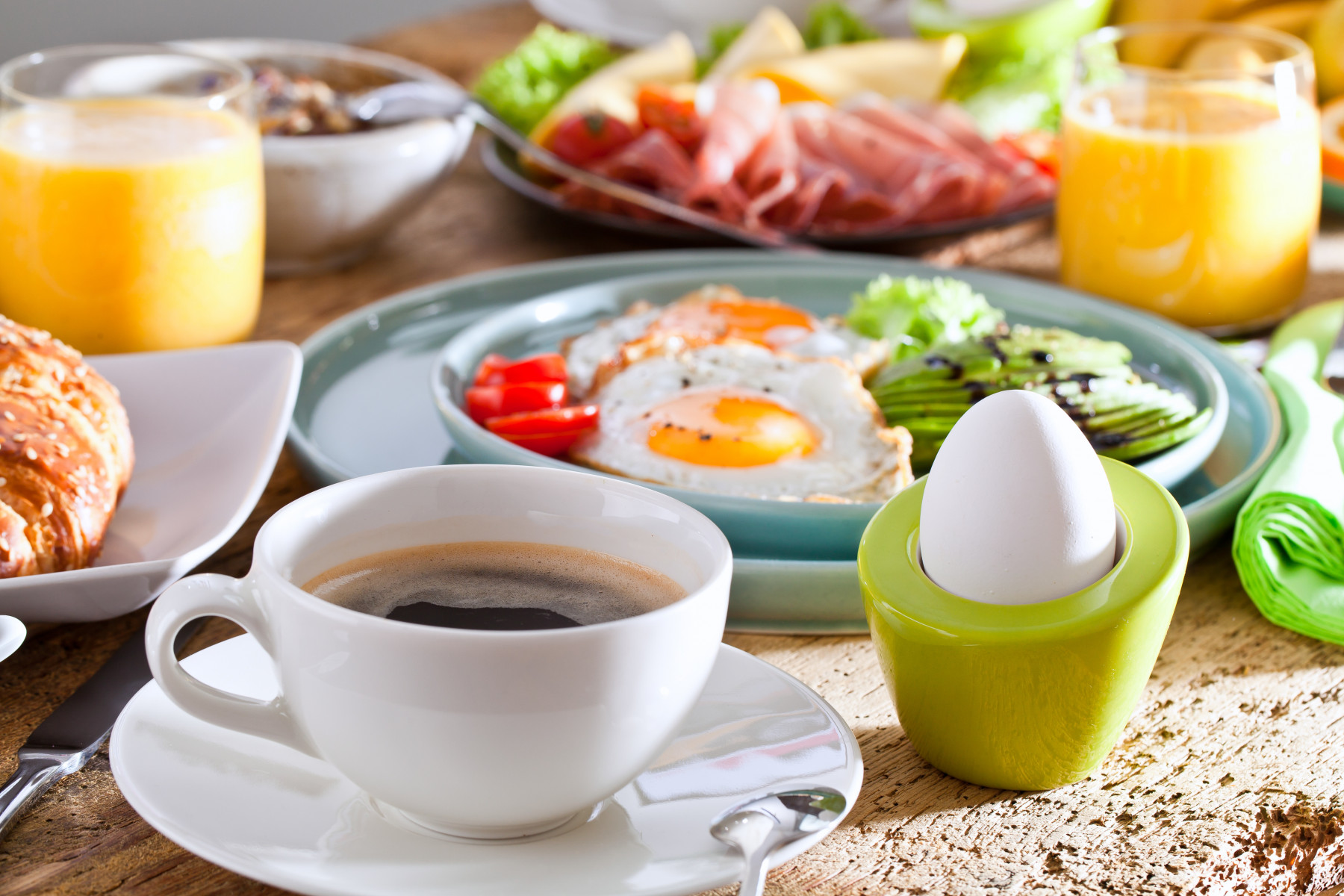 Рабочий день точно будет продуктивным: диетолог рассказала, каким должен быть полезный завтрак