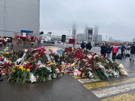 Спустя 19 дней: у «Крокуса» убрали стихийный мемориал в память о погибших