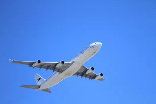 В ХМАО проверили авиакомпанию Utair из-за пассажира, которого не посадили в самолет из-за нехватки мест