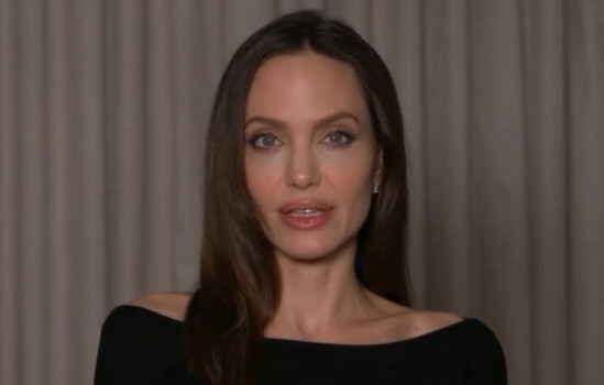 Анджелина Джоли в шоке: 17-летняя дочь заявила, что хочет жить с отцом