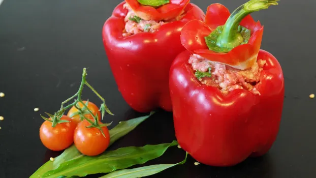 Идеальный рецепт фаршированного перца с сыром и яйцом: 20 минут — и вкусный ужин готов
