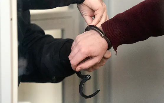 В ХМАО полиция разгромила нарколабораторию и задержала курьера