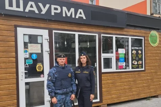 В Нижневартовске на 20 суток закрыли ларек с опасной шаурмой