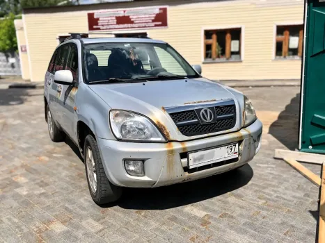 Югорчане распродают за бесценок китайские автомобили