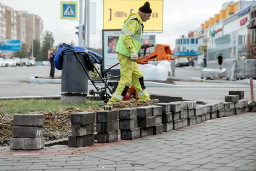 Ремонт тротуаров в Сургуте завершён на 90%