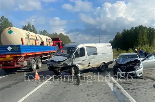 На «трассе смерти» в ХМАО в страшной аварии пострадали люди