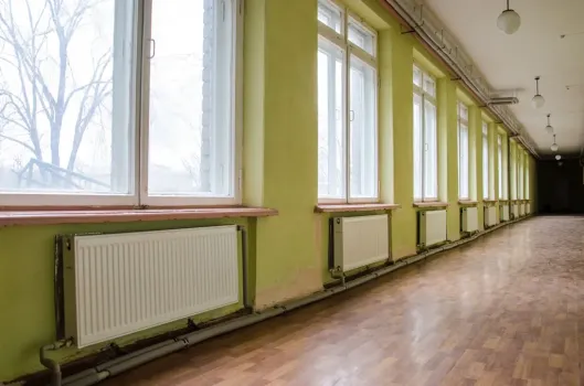 В Нижневартовске запустили отопление в школах, детсадах и больницах