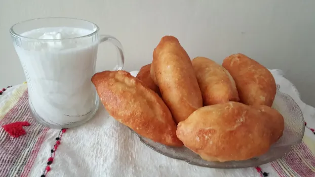Пирожки «Вокзальные», как в детстве: пышные, сочные и вкусные — мягче пуха, но с хрустящей корочкой