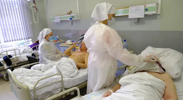 В Нижневартовской окружной больнице ввели ограничения на посещения: раскрыта причина