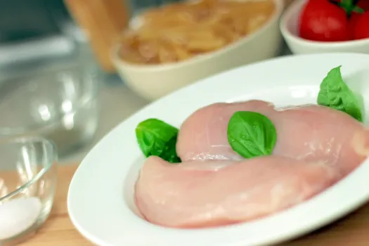 Не ешьте магазинную курицу, пока не сделаете так: избавляем мясо от вредной химии — лайфхак