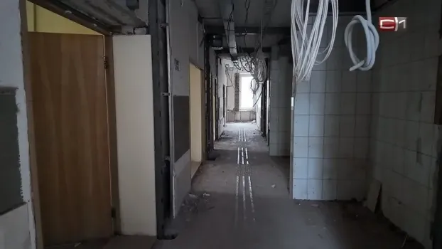 Ремонт колледжа русской культуры в Сургуте завершат с полугодовой задержкой