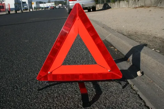В Нижневартовске на въезде к новому кладбищу произошло тройное ДТП