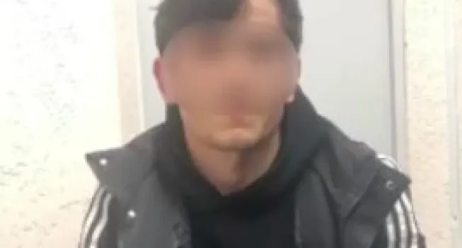 В ХМАО задержали мигранта, который украл у пассажира поезда сигарету и пауэрбанк