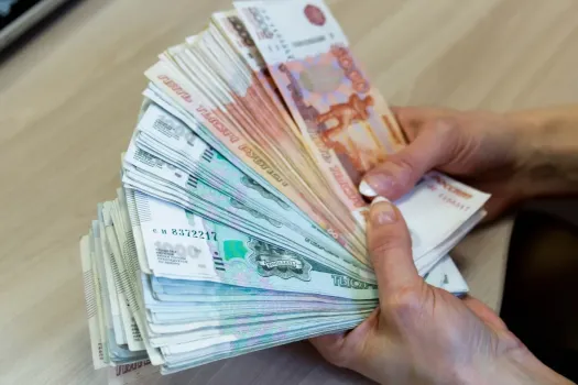 В Югре более 6,5 тысяч отцов получают выплаты по уходу за детьми