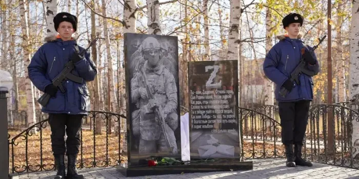 В ХМАО открыли памятник героям специальной военной операции