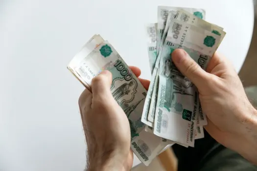 В ХМАО работодатель задолжал сотрудникам более 3 миллионов рублей