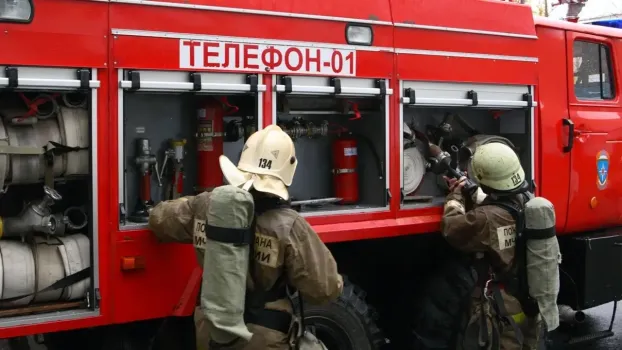 В Сургуте в многоэтажном доме произошёл пожар