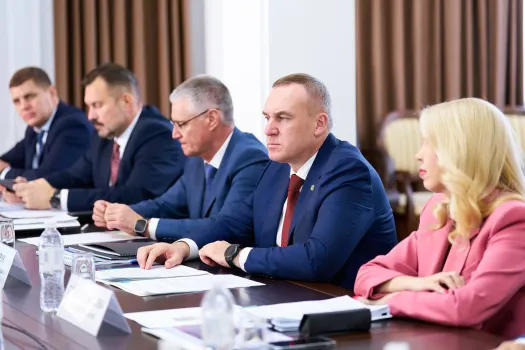 Глубокий спад экономики в 2025 году: власти ХМАО назвали главные причины