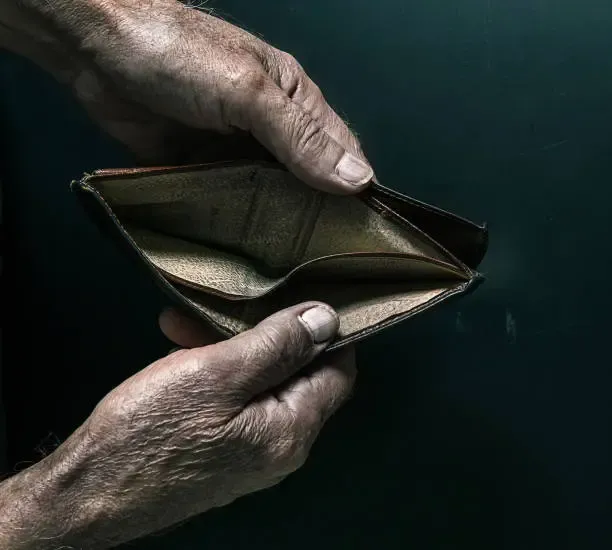 От восьми месяцев до десятков лет: сколько жителям Югры придется копить на н