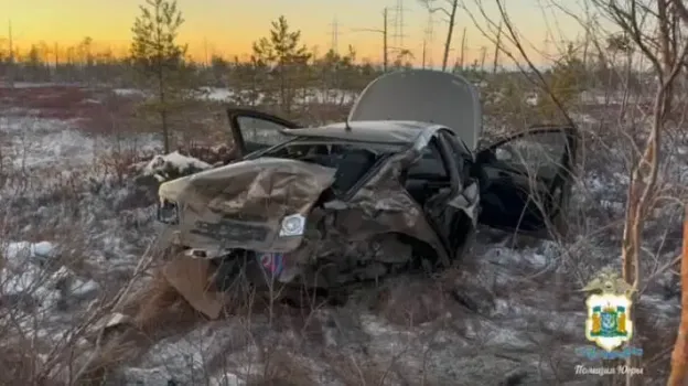 28-летний водитель погиб в лобовом ДТП на трассе под Сургутом