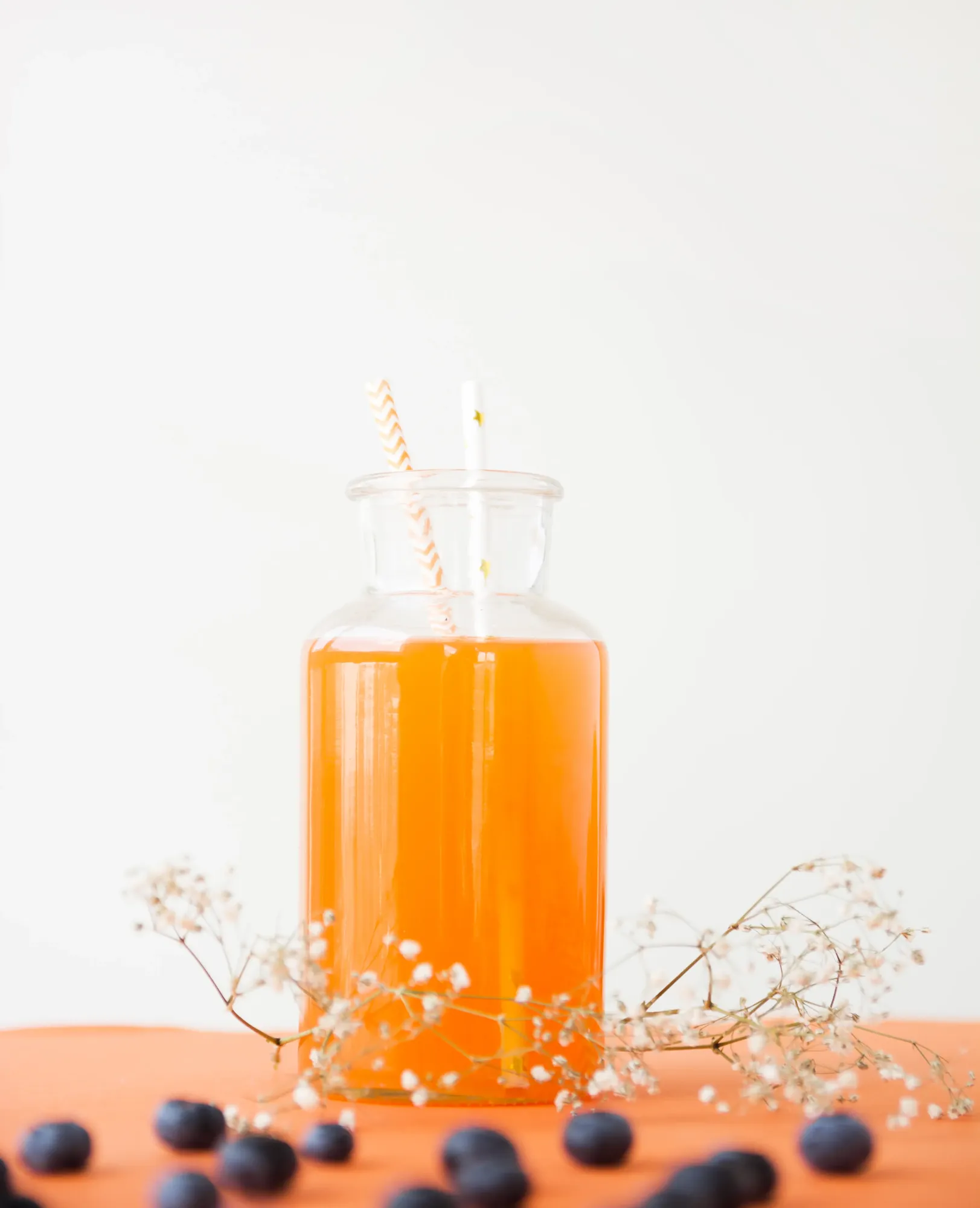 Идеальный напиток на зиму найден: этот сок согреет, ободрит и защитит от всех