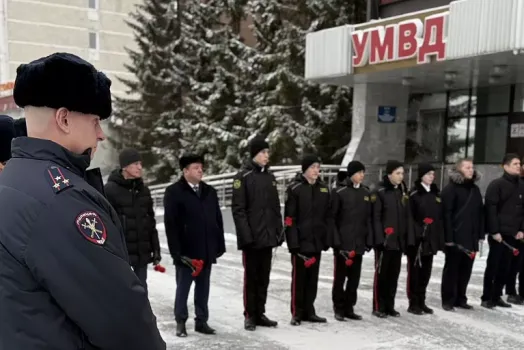 В Сургуте почтили память полицейских, погибших при исполнении служебного долга