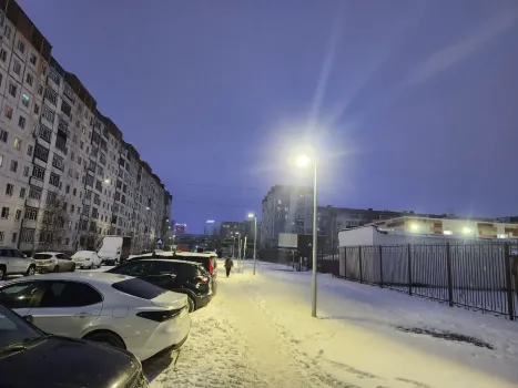 В 25 микрорайоне Сургута установили новое освещение у школ и детских садов