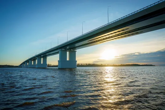 Через новый сургутский мост за месяц проехало более 100 тысяч машин