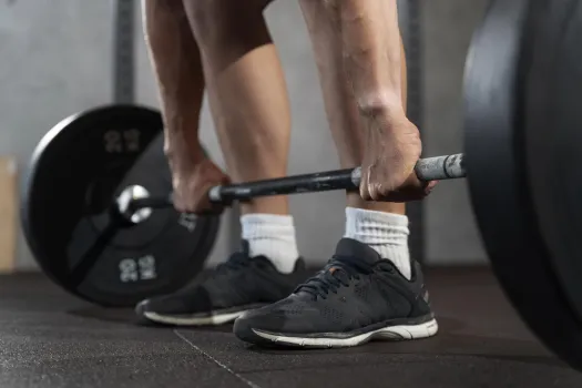 В ХМАО взвинтили цены на фитнес: за сколько реально купить абонемент в спортзал