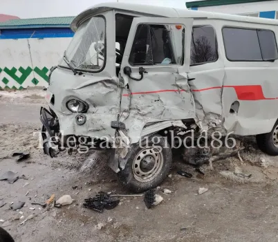 Лобовое ДТП в Когалыме: в столкновении двух УАЗов пострадал пассажир