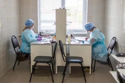 Рост зарплат врачей, экстренное отключение воды и гололед: главные новости ХМАО на утро 23 ноября