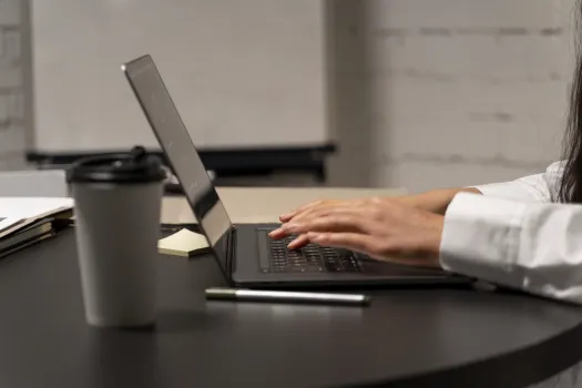 Эксперт по прогулкам и тренер по киберспорту: в ХМАО раскрыли самые редкие профессии