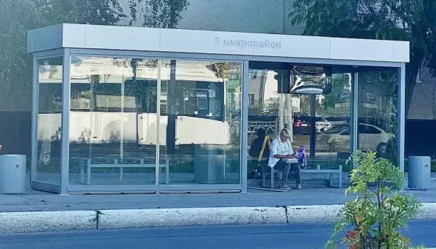 В Нижневартовсаке произошло задымление остановки: специалисты проводят проверку