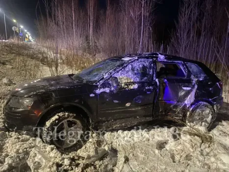 В Ханты-Мансийске иномарка вылетела в кювет: пострадала пассажирка