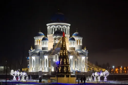 В Сургуте началось праздничное оформление к Новому году