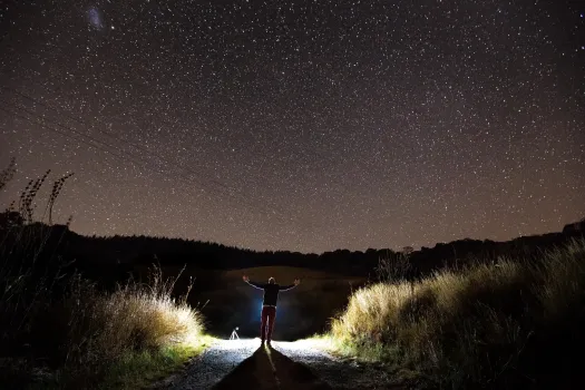 От счастья снесет крышу: кому повезет в декабре — избраны 3 знака зодиака