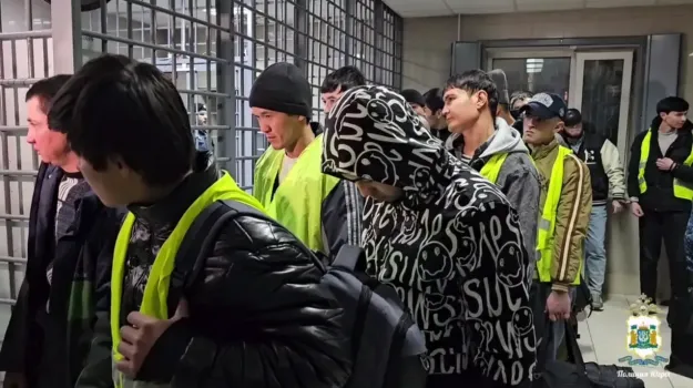 Из ХМАО выдворили тысячу иностранцев за нарушение миграционного законодательства