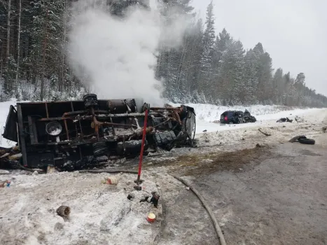 На трассе Тюмень — Ханты-Мансийск в аварии погибла 63-летняя пассажирка из Сургута