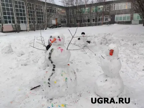 Нижневартовск чистят в круглосуточном режиме: за сутки вывезли тысячи кубометров снега