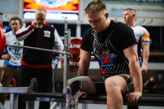 В Ханты-Мансийске прошёл международный инклюзивный турнир по жиму лёжа