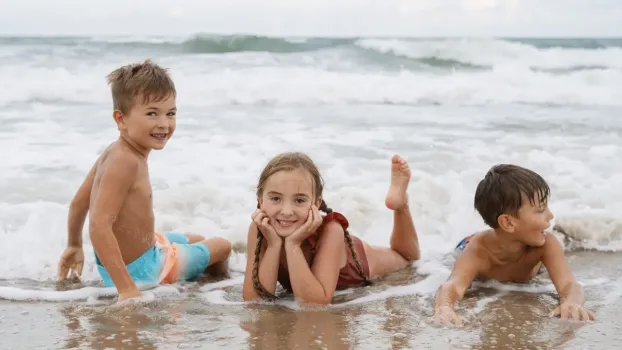 Более 120 тысяч детей отдохнули в организованных лагерях Югры летом и осенью 2025 года