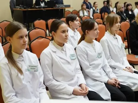 В Мегионе открыли медицинский класс для восьмиклассников