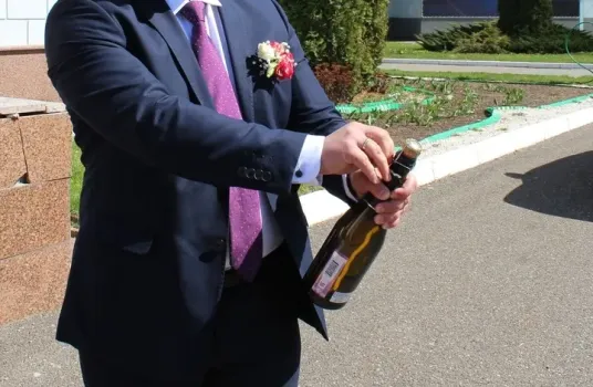 Стоимость шампанского, риски за праздничным столом и мощные магнитные бури: главные новости ХМАО на утро 20 декабря