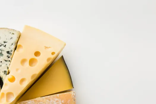 В ХМАО изъяли партию немаркированного и просроченного сыра