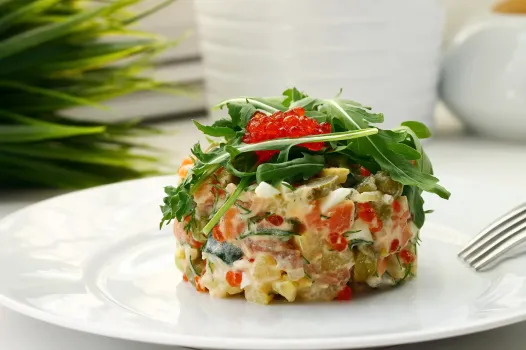 Так &laquo;Оливье&raquo; вы еще не готовили, а зря: получится в 100 раз вкуснее традиционного варианта &mdash; у гостей будет только за ушами пищать