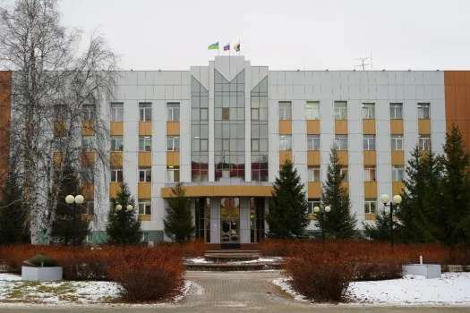 В думе Нефтеюганска после отставок двух депутатов осталось минимальное число для кворума