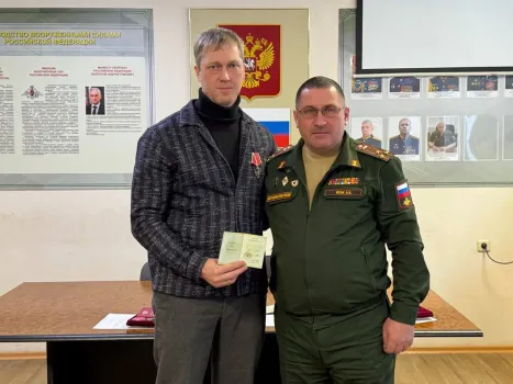 Врач из Сургута удостоен государственной награды за участие в освобождении Суджи